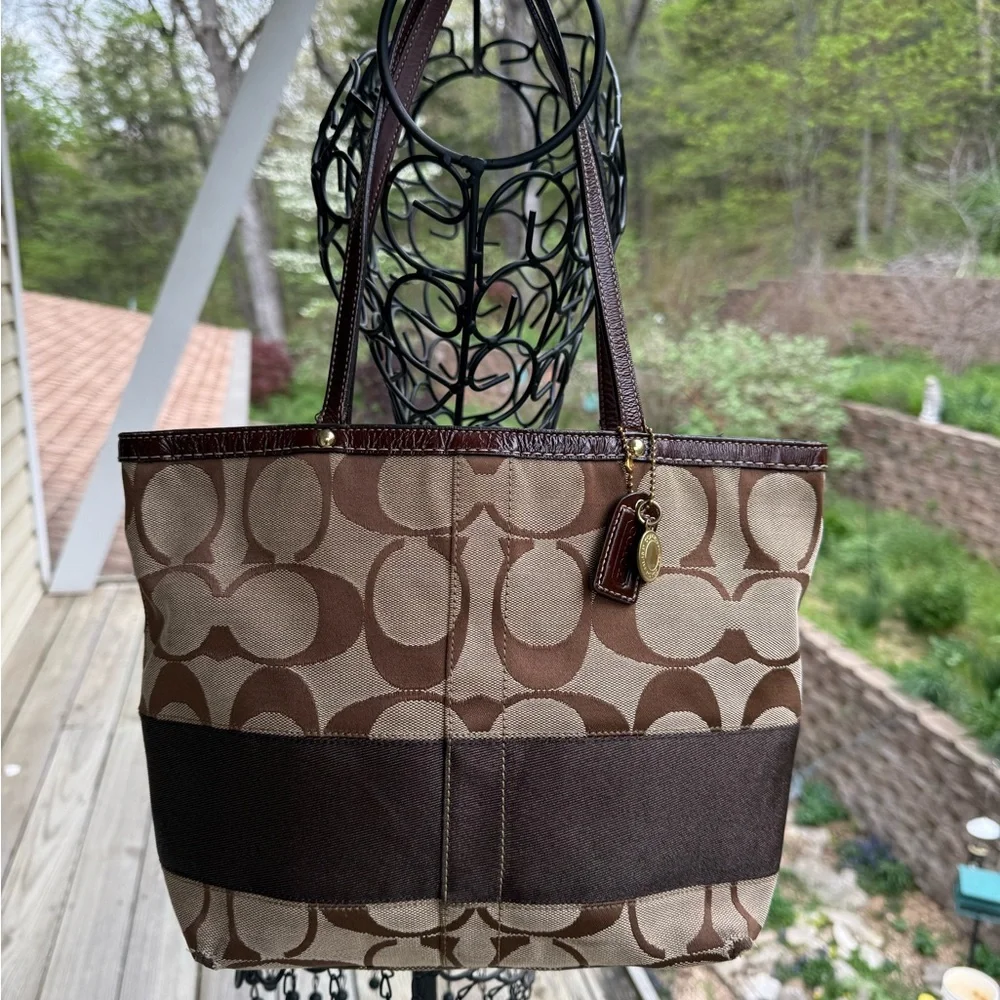 Coach Signature Gallery‎ Tote Brown Tan Jacquard Leather Stripe Bag L0667-10124